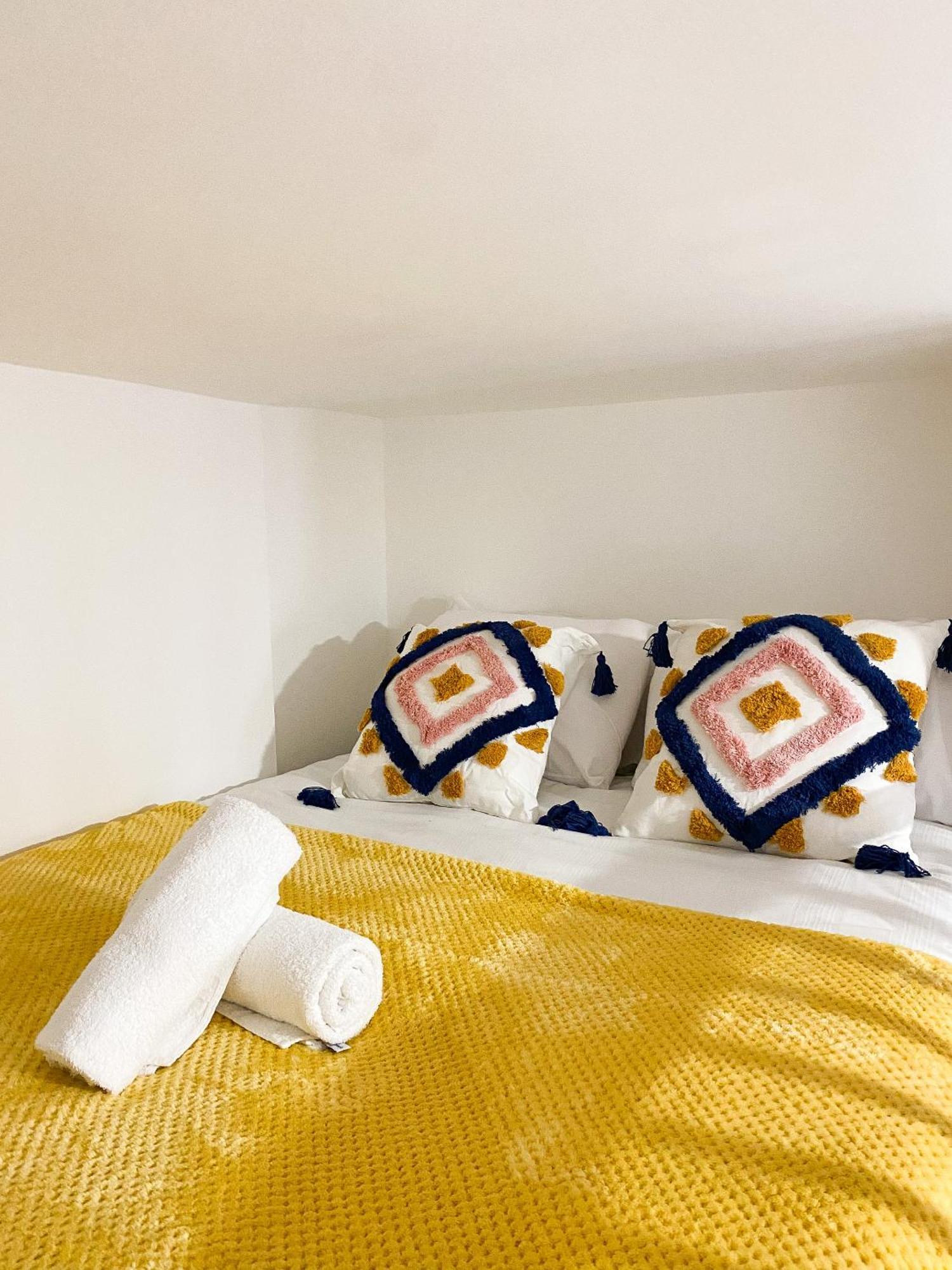 Modern Studios Queenspark Лондон Экстерьер фото