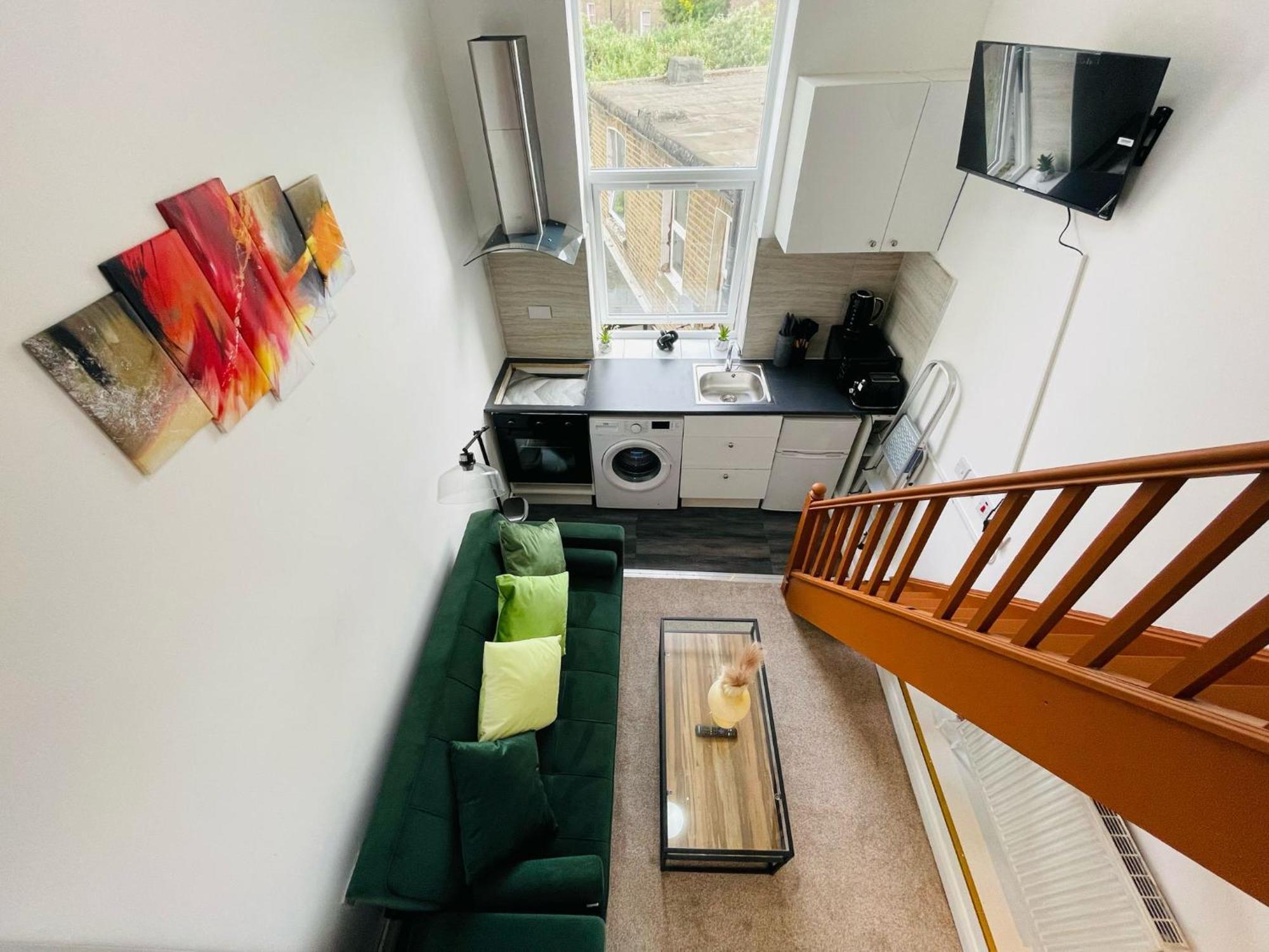 Modern Studios Queenspark Лондон Номер фото